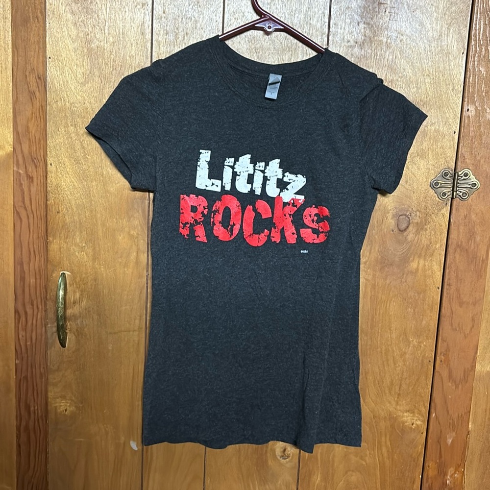 Lititz Rocks Tee Shirt woman’s small